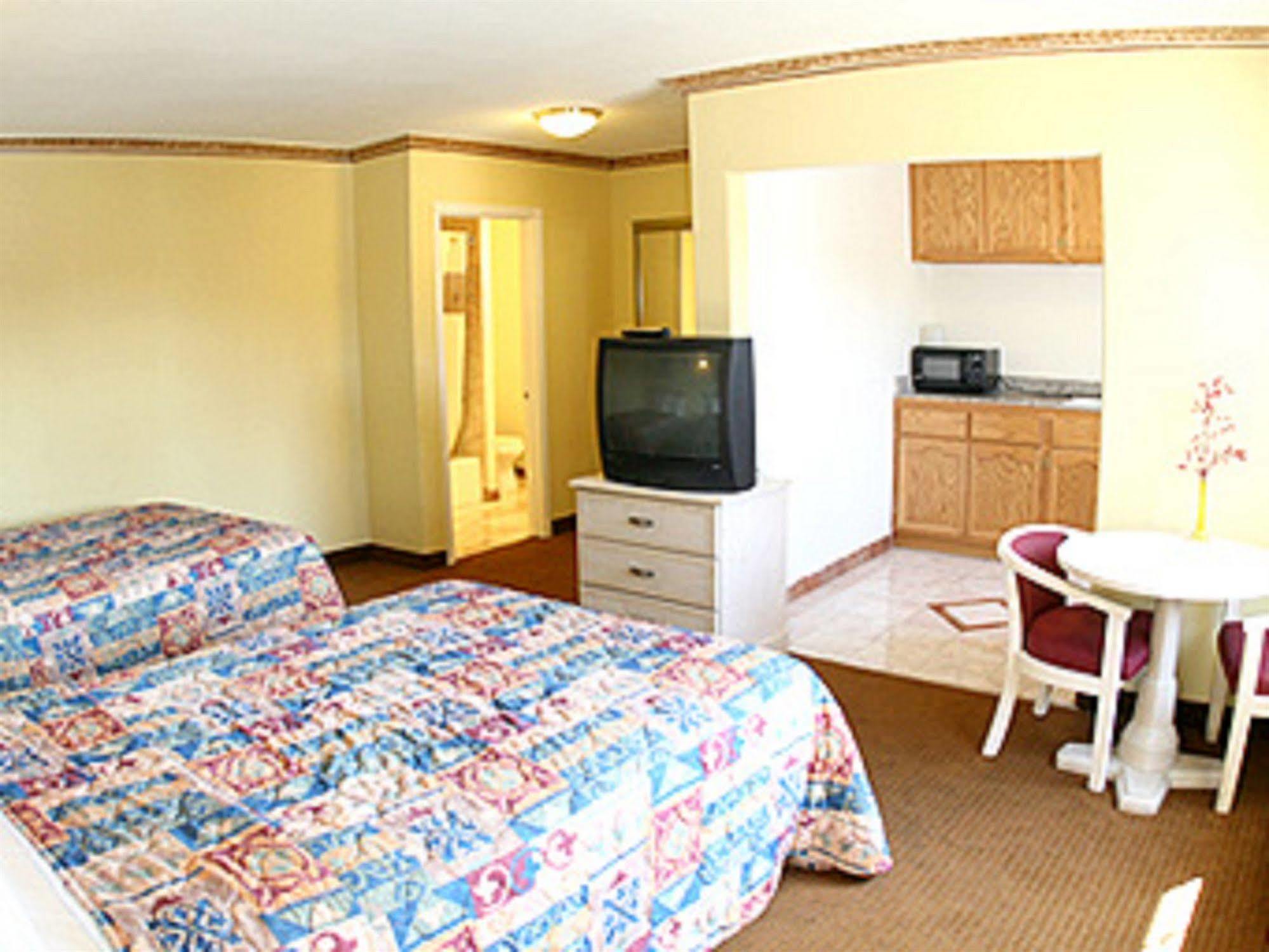 Glen Capri Inn And Suites - Burbank Universal Glendale Exterior photo